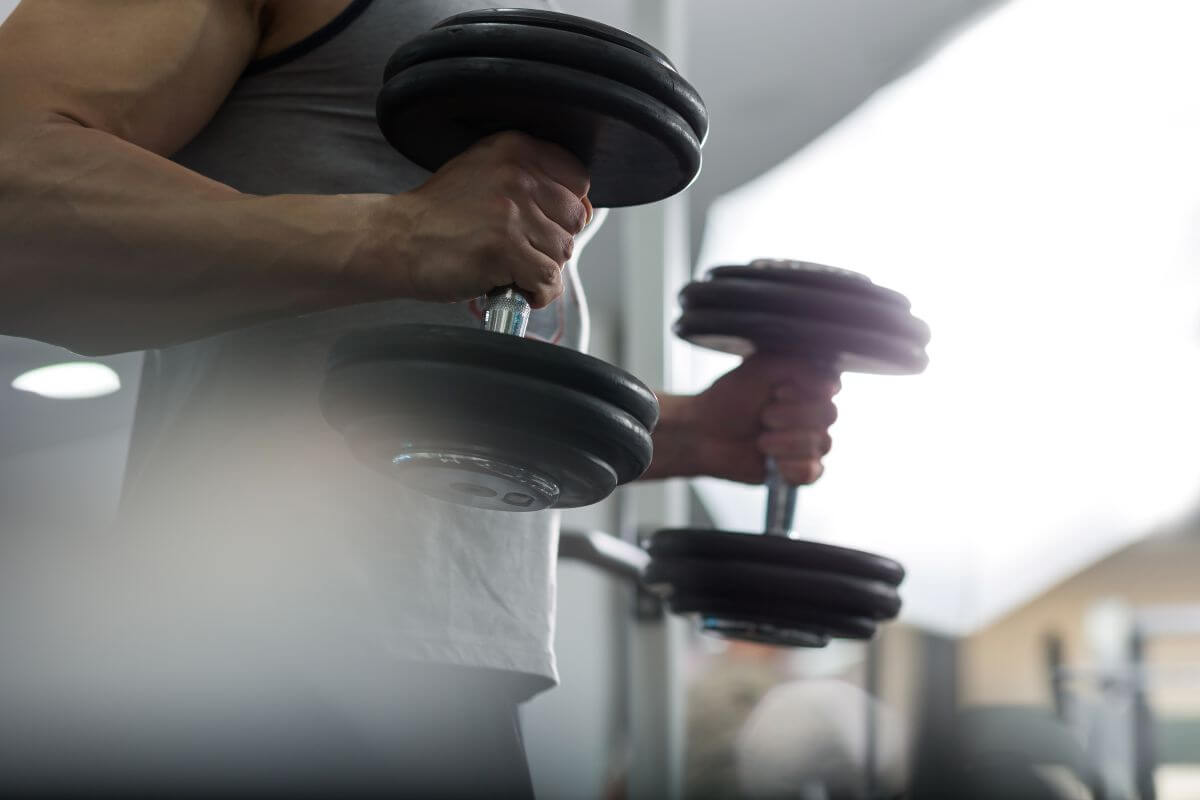 Dumbbell Hammer Curl: A Complete How-To Exercise Guide